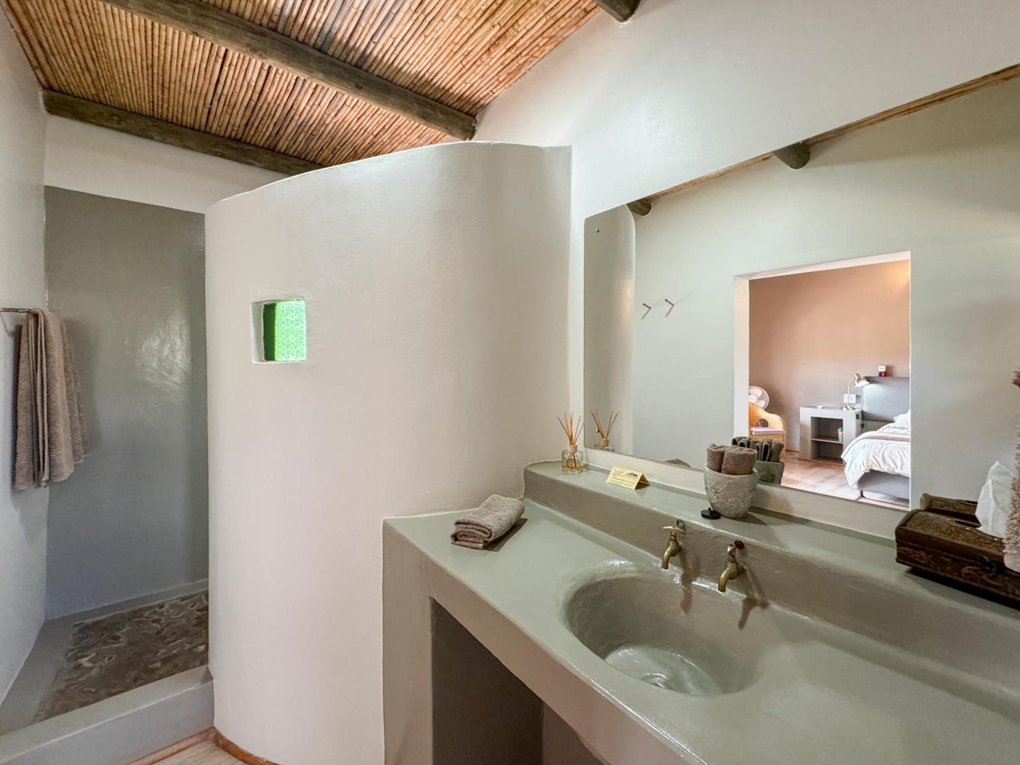 Thabile Lodge Oudtshoorn Exterior photo